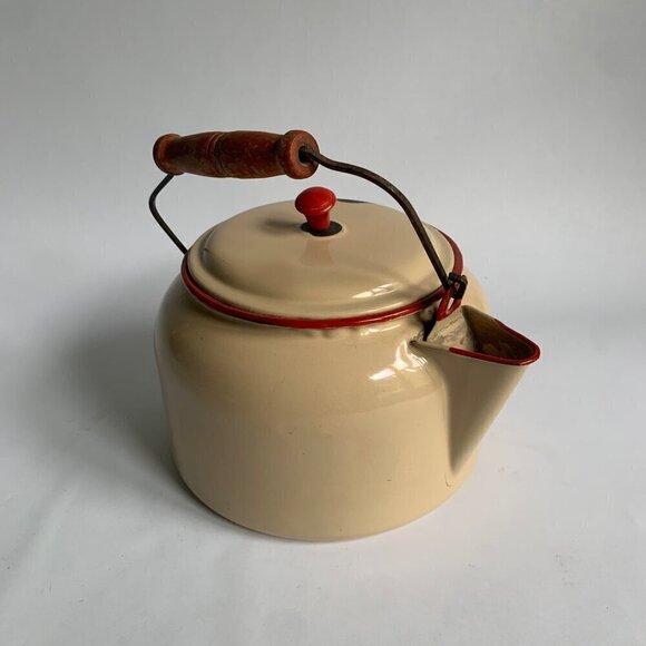 Vintage Enameled Tea Kettle Beige Red Wooden Handle Enamelware - Picture 2 of 6
